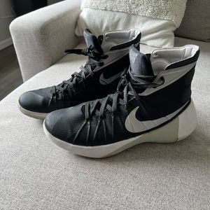 Nike Men’s Hyperdunk 2015